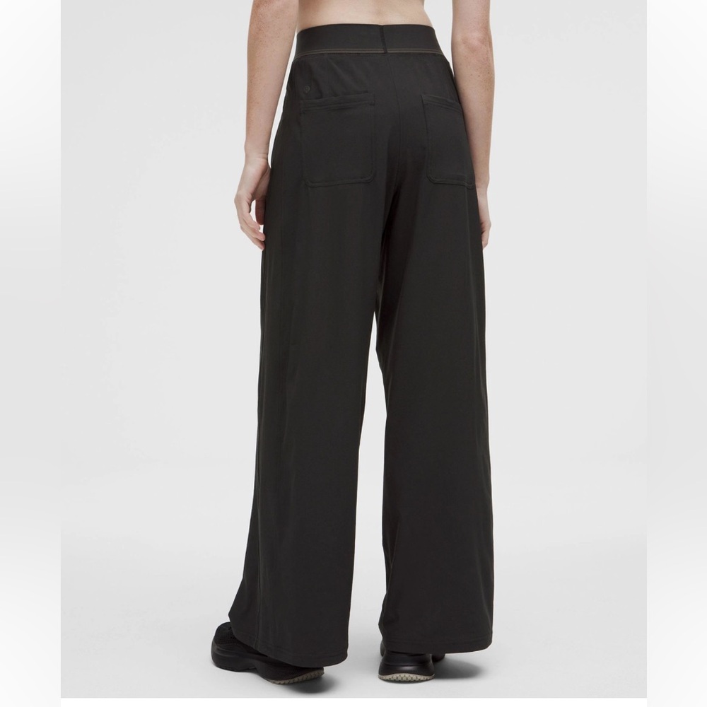 🍋lululemon Swift High-Rise Wide-Leg Pant Logo Waistband 10 Like New! - Picture 3 of 9